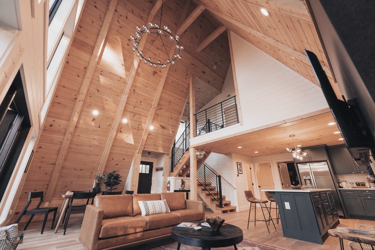 In the heart of Sevierville, Tennessee, amidst&nbsp;breathtaking views of the Great Smoky Mountains is a gorgeous custom A-Frame designed by James Knight of Reynard Custom Homes. Stella Luna is available as short term rental year round. 