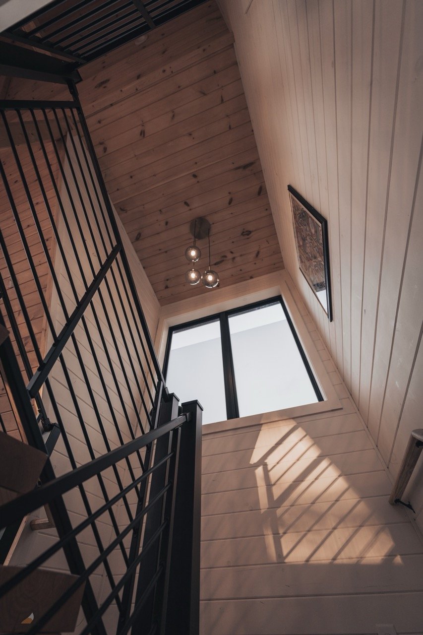 In the heart of Sevierville, Tennessee, amidst&nbsp;breathtaking views of the Great Smoky Mountains is a gorgeous custom A-Frame designed by James Knight of Reynard Custom Homes. Stella Luna is available as short term rental year round. 