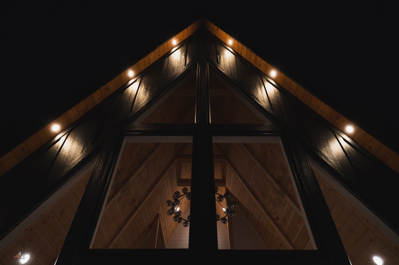 In the heart of Sevierville, Tennessee, amidst&nbsp;breathtaking views of the Great Smoky Mountains is a gorgeous custom A-Frame designed by James Knight of Reynard Custom Homes. Stella Luna is available as short term rental year round. 