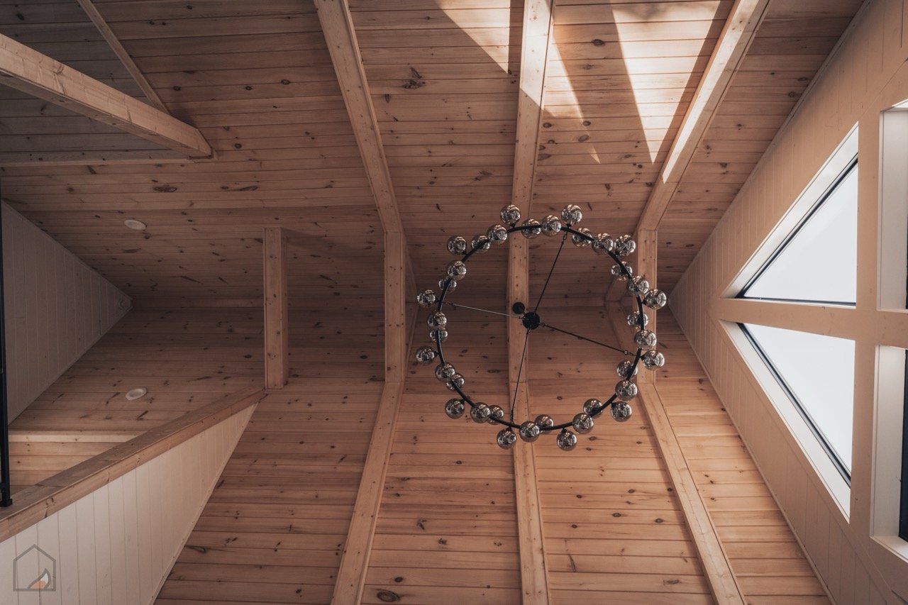 In the heart of Sevierville, Tennessee, amidst&nbsp;breathtaking views of the Great Smoky Mountains is a gorgeous custom A-Frame designed by James Knight of Reynard Custom Homes. Stella Luna is available as short term rental year round. 