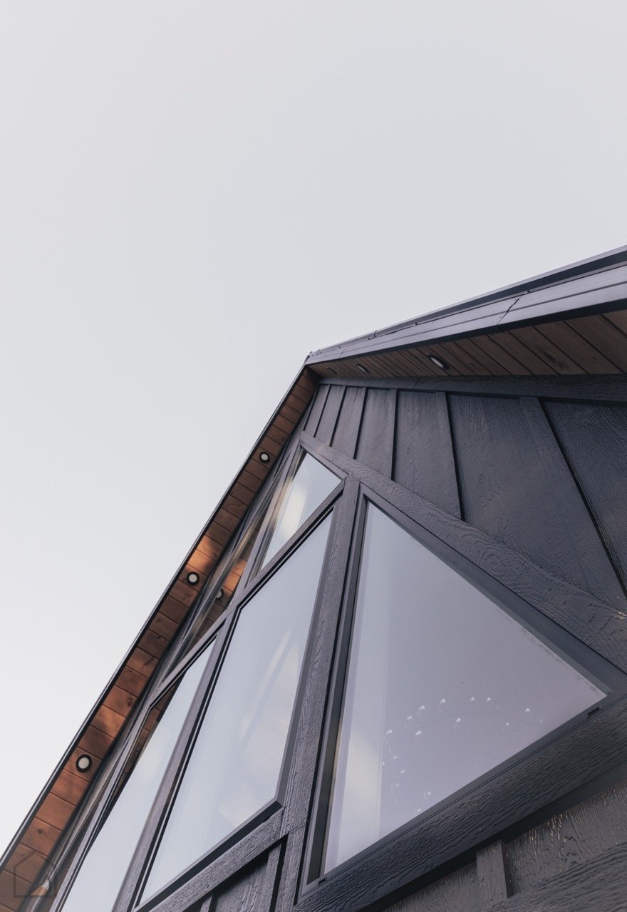 In the heart of Sevierville, Tennessee, amidst&nbsp;breathtaking views of the Great Smoky Mountains is a gorgeous custom A-Frame designed by James Knight of Reynard Custom Homes. Stella Luna is available as short term rental year round. 